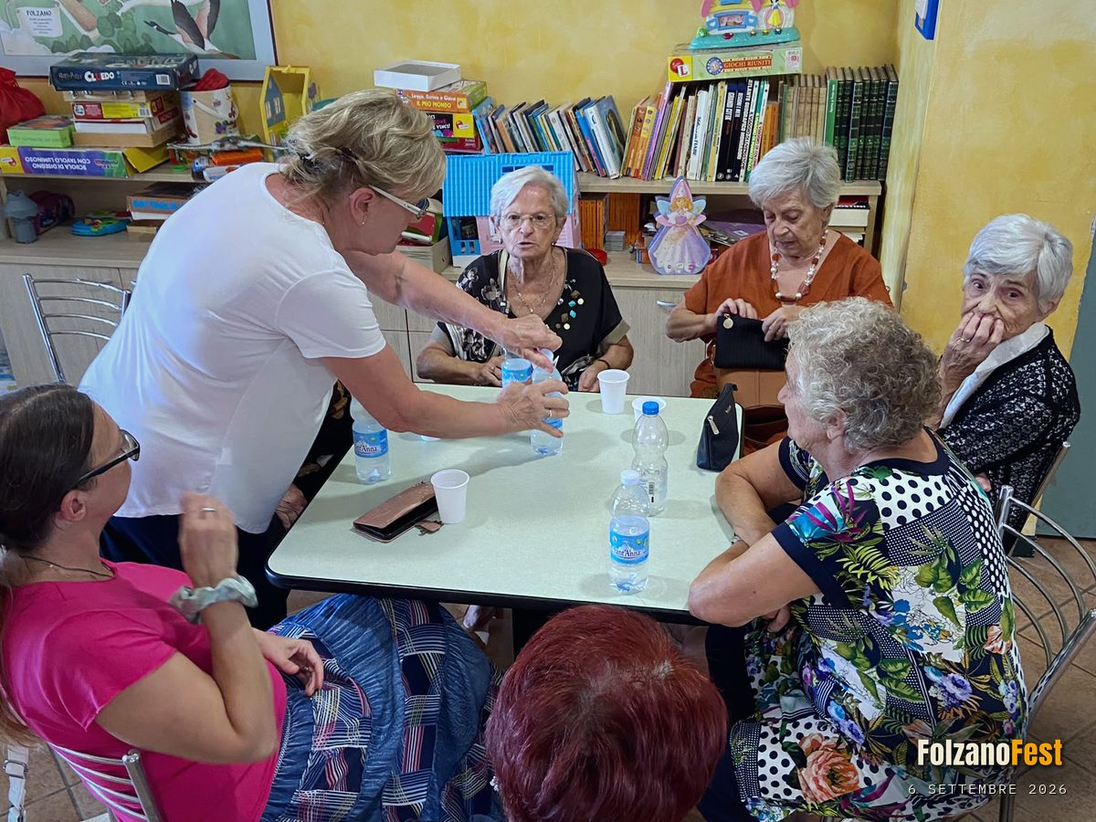 Nella sala accanto, fra i libri e i giochi