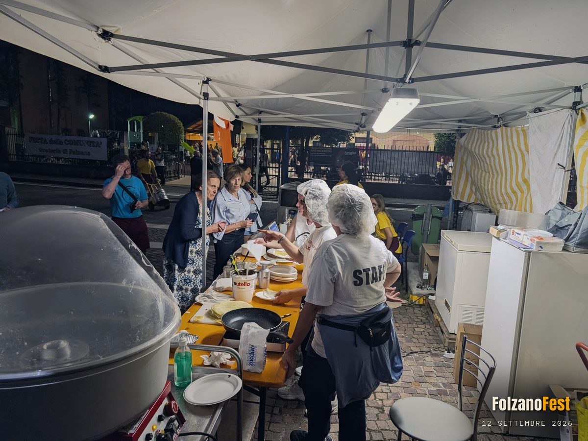Il banco delle crêpes, in piazza